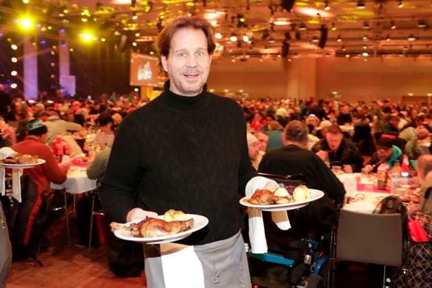 22 12 2025, served by Gans, Frank Zanders 31 Christmas party for the homeless and needy at the Hotel Estrel in Berlin, Berlin Germany, Germany