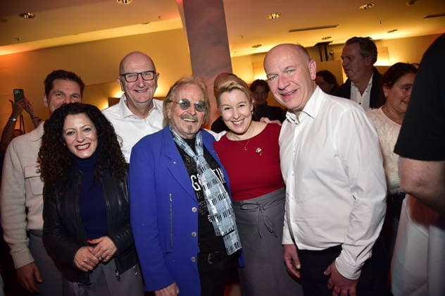 31 Christmas party for the homeless Fabian Drescher, Herthe BSC, Cansel Kizitepe, Dr Dietmar Woitke, Frank Zander, Franziska Giffey SPD Kai Wegner, CDU, 31 Christmas party for the homeless at Berlins ESTRELL Berlin EC in Berlin on 22 12 2025 Photopress Mueller