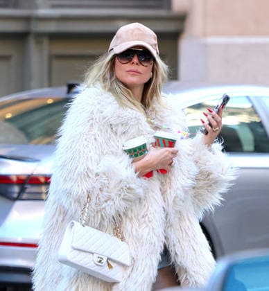 Heidi Klum with her children shopping in New York Heidi Klum is shopping at Loro Piana store few days before christmas with her son Henry, daughter Leni Klum with boyfriend Aris Rachevsky then they have lunch at Bar Pitti in New York, NY on December 22, 2025. Photo by Dylan Travis ABACAPRESS.COM New York NY  Copyright: xDylanxTravis ABACAx
