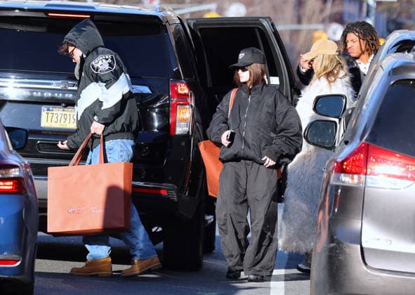 Heidi Klum with her children shopping in New York Heidi Klum is shopping at Loro Piana store few days before christmas with her son Henry, daughter Leni Klum with boyfriend Aris Rachevsky then they have lunch at Bar Pitti in New York, NY on December 22, 2025. Photo by Dylan Travis ABACAPRESS.COM New York NY  Copyright: xDylanxTravis ABACAx