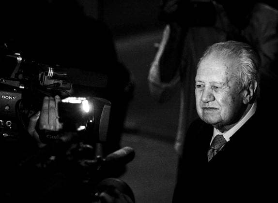 Portugal s former president Mario Soares dies at 92 LISBON, PORTUGAL - (ARCHIVE) : A file photo dated 2005 shows Portugal s former president Mario Soares attends a presidential campaign in Portugal on 2005. Portugal s former president Soares has died at the age of 92 after in a coma at Red Cross Hospital in Lisbon, Portugal. The Portuguese government has decreed three days of mourning. Portugal World. Editorial use only. Please get in touch for any other usage.  Copyright: x2025xAnadoluxRodrigoxCabritax