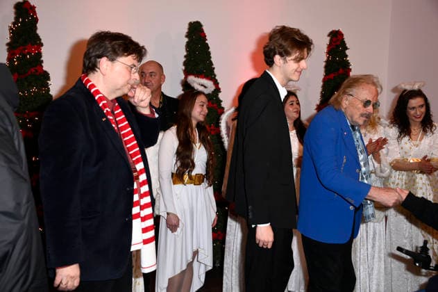 Marcus Zander, Elias Zander and Frank Zander at Frank Zanders 31 Christmas party for the homeless and needy 2025 at the Estrel Convention Center Berlin, 22 12 2025 Foto:xN.xKubelkax xFuturexImagex zander_5205
