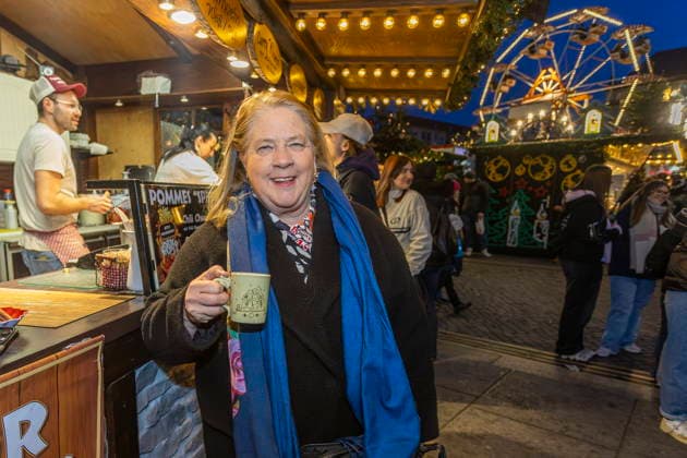The Irish-American singer Kathleen Anne Kathy Kelly born March 6, 1961 at the Striezelmarkt in Dresden Kelly is a member of the Kelly Family