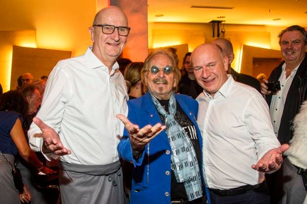 abb Dietmar Woidke Frank Zander and Kai Wegner as guests at the 31 Christmas party Christmas dinner for homeless and needy people at the Estrel Convention Center amn 22 12 2025 in Berlin Berlin Germany