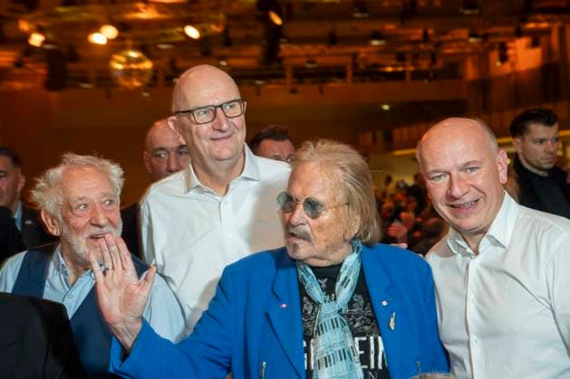 abb Dieter Hallervorden, Dietmar Woidke, Frank Zander and Kai Wegner at the 31 Frank Zander Christmas Party Christmas Dinner for Homeless and Needy People 2025 at Estrel Convention Center on 22 12 2025 in Berlin Berlin Germany