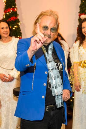 abb Frank Zander Host of the annual 31 Christmas party Christmas dinner for homeless and needy people at Estrel Convention Center amn 22 12 2025 in Berlin Berlin Germany