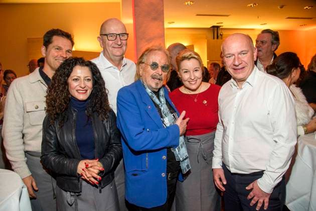 abb Steffen Krach, Dietmar Woidke, Frank Zander and Kai Wegner as guests at the 31 Christmas party Christmas dinner for homeless and needy people at the Estrel Convention Center amn 22 12 2025 in Berlin Berlin Germany