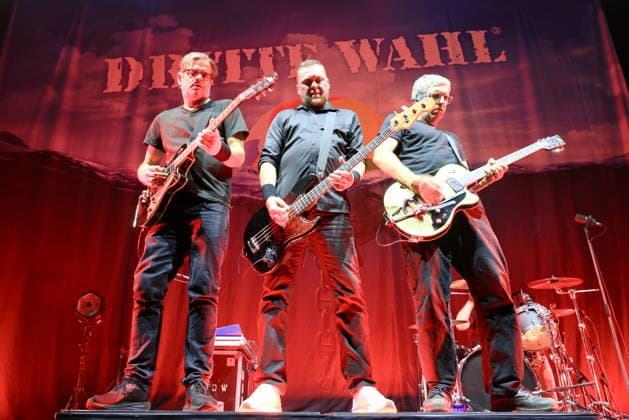 22 12 2025, Dritte Wahl, Band, in concert live at the Max Schmeling Halle, Berlin, Berlin
