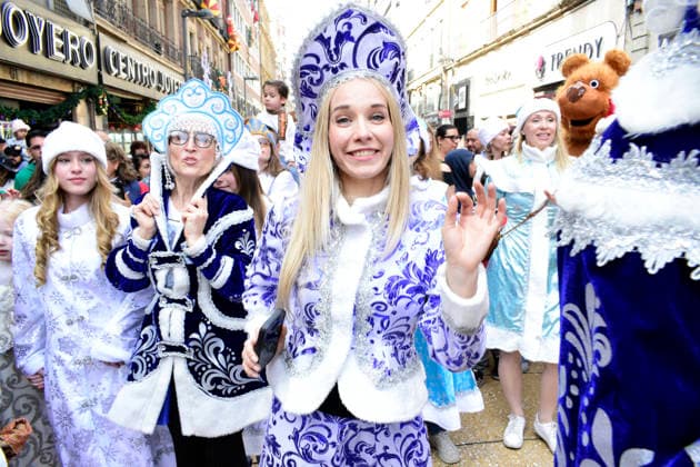 Russian Santa Christmas Parade Russian community in Mexico taking part during the Ded Moroz - Russian Santa Christmas parade at Palacio de Bellas Artes. on December 23, 2025, in Mexico City, Mexico. (Photo by Luis Barron Eyepix Group) Copyright: xLuisxBarronx xEyepixxGroupx LB_23122025_174278