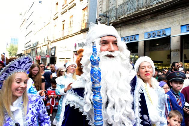 Russian Santa Christmas Parade Russian community in Mexico taking part during the Ded Moroz - Russian Santa Christmas parade at Palacio de Bellas Artes. on December 23, 2025, in Mexico City, Mexico. (Photo by Luis Barron Eyepix Group) Copyright: xLuisxBarronx xEyepixxGroupx LB_23122025_174279