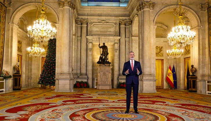 24-12-2025 Madrid King Felipe during his traditional Christmas speech at the Royal palace in Madrid, Spain. Â  Copyright: xPPEx