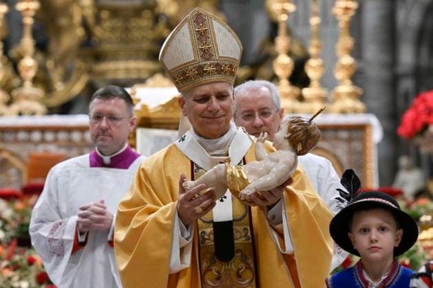 ITALY - POPE LEO XIV DURING THE CHRISTMAS EVE MASS AT ST PETER S BASILICA IN THE VATICAN - 2025 12 24 Italy, Rome, Vatican, 2025 12 24 Pope Leo XIV during the Christmas Eve mass at St Peter s Basilica in the Vatican EDITORIAL USE ONLY - NO BOOKS Copyright: xVATICANxMEDIAx