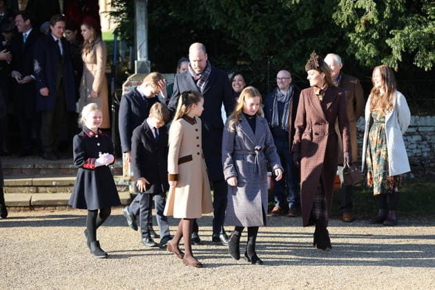 . 25 12 2025. Sandringham , United Kingdom. UK Royals led by King Charles III and Queen Camilla , at the Christmas Day church service at Sandringham, United Kingdom,  xStephenxLockx xi-Imagesx IIM-26475-0039