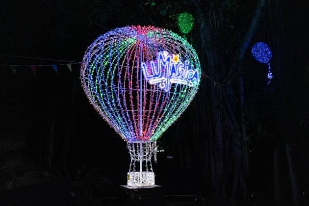 December 25, 2025, Bronx, New York, USA: People attend LUMAGICA Holidays light show at Yarkon Park in Tel Aviv, Israel on Christmas Day - December 25, 2025. Bronx USA - ZUMAr339 20251225_znp_r339_017 Copyright: xLevxRadinx