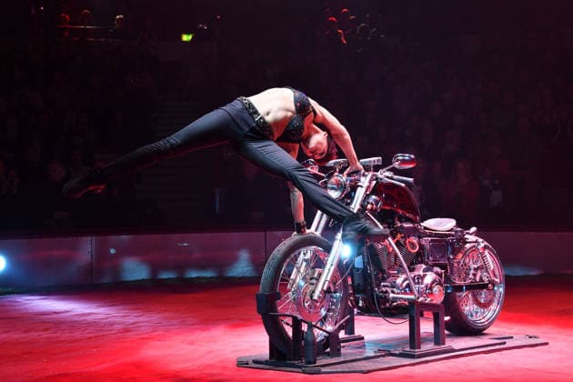 Show Premiere Winter Season 2025 Circus Krone Ich Du, Wir Krone Manege Kronebau Munich December 25, 2025