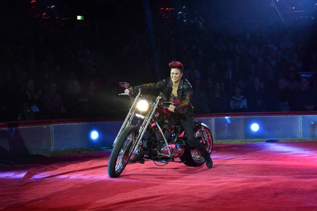 Show Premiere Winter Season 2025 Circus Krone Ich Du, Wir Krone Manege Kronebau Munich December 25, 2025