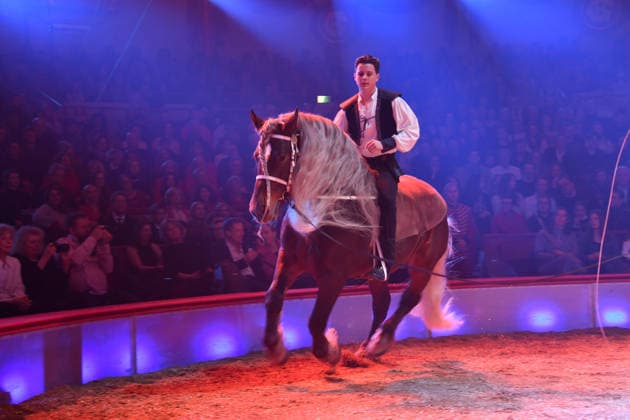 Alexis Lacey Show Premiere Winter Season 2025 Circus Krone Ich Du, Wir Krone Manege Kronebau Munich December 25, 2025