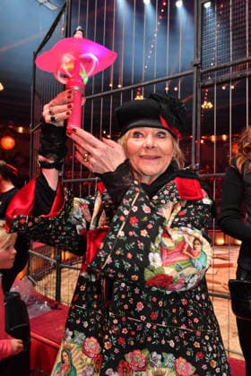 Linda G Thompson Premiere winter season 2025 Circus Krone Ich Du, Wir Krone Manege Kronebau Munich December 25, 2025