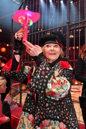 Linda G Thompson Premiere winter season 2025 Circus Krone Ich Du, Wir Krone Manege Kronebau Munich December 25, 2025
