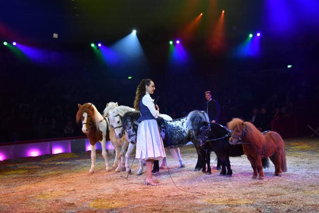 Jana Mandana Lacey Krone Show Premiere Winter Season 2025 Circus Krone Ich Du, Wir Krone Manege Kronebau Munich December 25, 2025