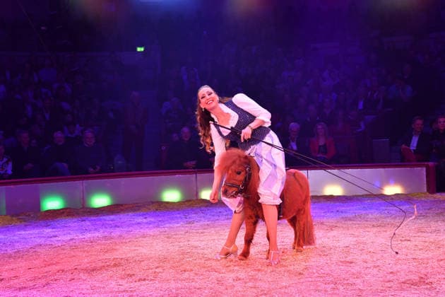 Jana Mandana Lacey Krone Show Premiere Winter Season 2025 Circus Krone Ich Du, Wir Krone Manege Kronebau Munich December 25, 2025