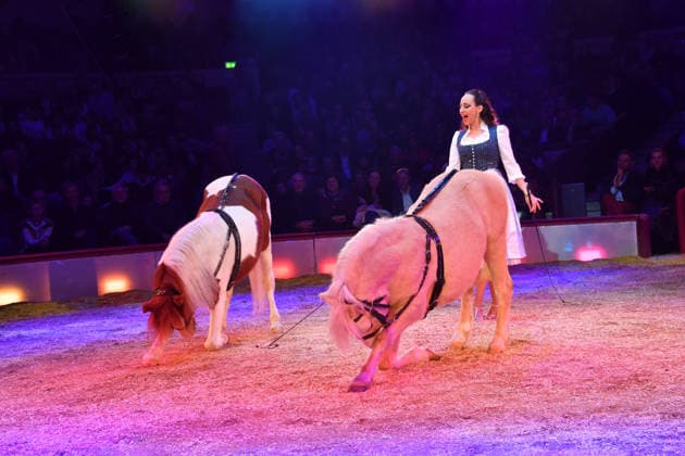 Jana Mandana Lacey Krone Show Premiere Winter Season 2025 Circus Krone Ich Du, Wir Krone Manege Kronebau Munich December 25, 2025