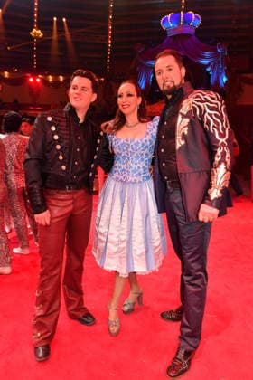 Alexis Lacey, Jana Mandana Lacey Krone and Martin Lacey jr Premiere winter season 2025 Circus Krone Ich Du, Wir Krone Manege Kronebau Munich December 25, 2025