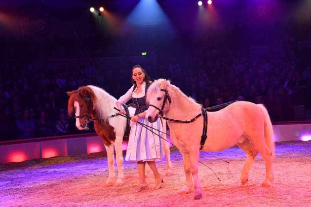 Jana Mandana Lacey Krone Show Premiere Winter Season 2025 Circus Krone Ich Du, Wir Krone Manege Kronebau Munich December 25, 2025