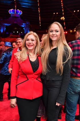Julia Kent with daughter Premiere winter season 2025 Circus Krone Ich Du, Wir Krone Manege Krone Munich December 25, 2025