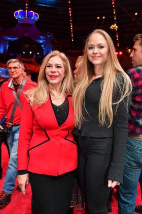 Julia Kent with daughter Premiere winter season 2025 Circus Krone Ich Du, Wir Krone Manege Krone Munich December 25, 2025
