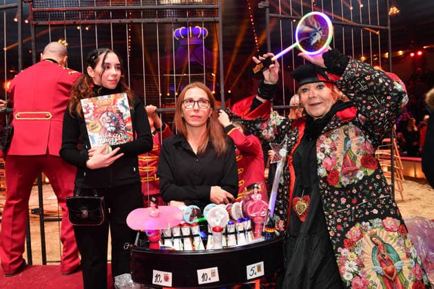 Linda G Thompson Premiere winter season 2025 Circus Krone Ich Du, Wir Krone Manege Kronebau Munich December 25, 2025