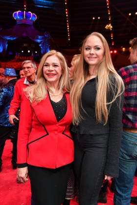 Julia Kent with daughter Premiere winter season 2025 Circus Krone Ich Du, Wir Krone Manege Krone Munich December 25, 2025