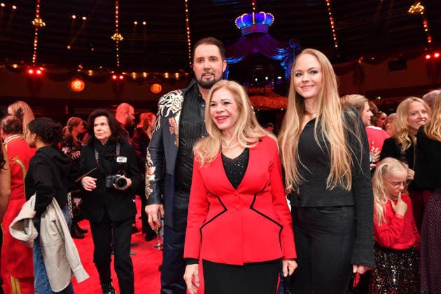 Martin Lacey jr And Julia Kent with daughter Premiere winter season 2025 Circus Krone Ich Du, Wir Krone Manege Kronebau Munich December 25, 2025