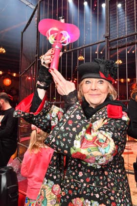 Linda G Thompson Premiere winter season 2025 Circus Krone Ich Du, Wir Krone Manege Kronebau Munich December 25, 2025