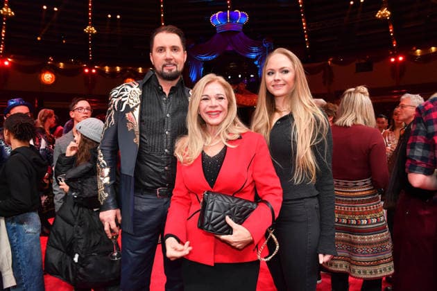 Martin Lacey jr And Julia Kent with daughter Premiere winter season 2025 Circus Krone Ich Du, Wir Krone Manege Kronebau Munich December 25, 2025