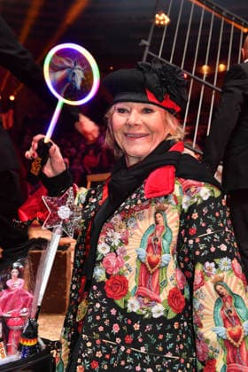 Linda G Thompson Premiere winter season 2025 Circus Krone Ich Du, Wir Krone Manege Kronebau Munich December 25, 2025