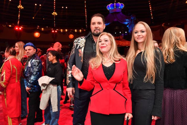 Martin Lacey jr And Julia Kent with daughter Premiere winter season 2025 Circus Krone Ich Du, Wir Krone Manege Kronebau Munich December 25, 2025