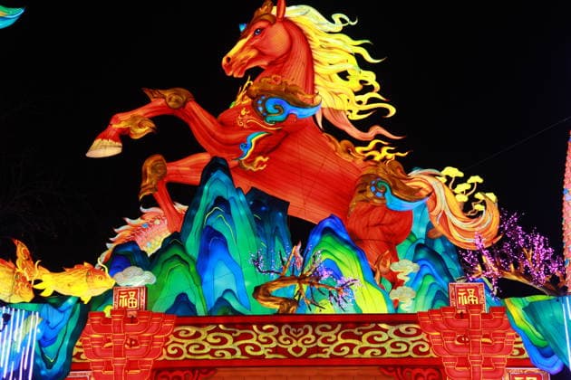 NANJING, CHINA - DECEMBER 26: Lantern sets are lit up during a trial run of the 40th Qinhuai Lantern Festival, one of China s oldest and most enchanting traditions, at Bailuzhou Park on December 26, 2025 in Nanjing, Jiangsu Province of China.  Copyright: xVCGx 111612086879