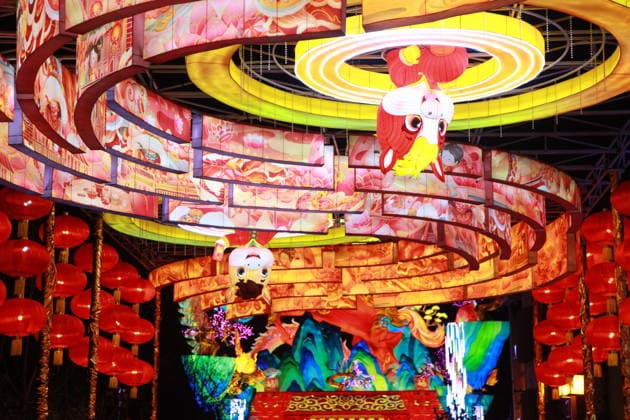 NANJING, CHINA - DECEMBER 26: Lantern sets are lit up during a trial run of the 40th Qinhuai Lantern Festival, one of China s oldest and most enchanting traditions, at Bailuzhou Park on December 26, 2025 in Nanjing, Jiangsu Province of China.  Copyright: xVCGx 111612086877