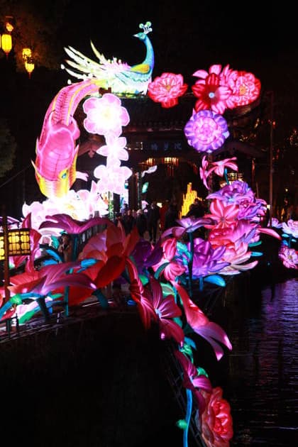 NANJING, CHINA - DECEMBER 26: Lantern sets are lit up during a trial run of the 40th Qinhuai Lantern Festival, one of China s oldest and most enchanting traditions, at Bailuzhou Park on December 26, 2025 in Nanjing, Jiangsu Province of China.  Copyright: xVCGx 111612086929