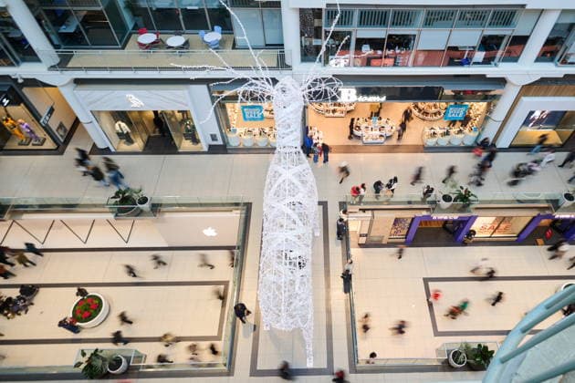 December 26, 2025, Toronto, On, Canada: Shoppers pass through Eaton Centre on Boxing Day in Toronto, on Friday, Dec. 26, 2025. Toronto Canada  - ZUMAc35_ 20251226_zaf_c35_016 Copyright: xSammyxKoganx