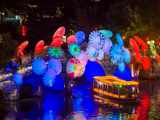 Festive Lantern Exhibited in Nanjing Tourists enjoy festive lanterns in Bailuzhou Park in Nanjing, Jiangsu Province, China on December 26, 2025. Nanjing Jiangsu China  Copyright: xCFOTOx i1766822426635