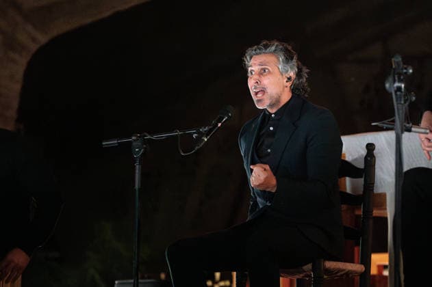 December 26, 2025, Madrid, Spain: The singer Jose Arcangel Ramos, known as Arcangel, performs during the concert at the parish of Our Lady of Guadalupe in Madrid. Madrid Spain - ZUMAs197 20251226_aaa_s197_074 Copyright: xAtilanoxGarciax