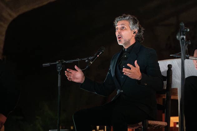 December 26, 2025, Madrid, Spain: The singer Jose Arcangel Ramos, known as Arcangel, performs during the concert at the parish of Our Lady of Guadalupe in Madrid. Madrid Spain - ZUMAs197 20251226_aaa_s197_091 Copyright: xAtilanoxGarciax