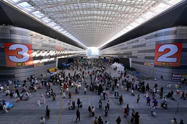 COMICUP 32 HANGZHOU, CHINA - DECEMBER 27, 2025 - Enthusiasts participate in COMICUP 32 exhibition in Hangzhou, Zhejiang Province, China on December 27, 2025. Hangzhou Zhejiang China  Copyright: xCFOTOx i1766882061126