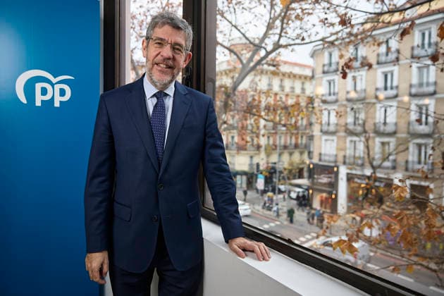 Interview with the Deputy Secretary of Economy of the PP, Alberto Nadal The Deputy Secretary of Economy of the PP, Alberto Nadal, poses for Europa Press, at the headquarters of the Partido Popular, on December 23, 2025, in Madrid Spain Alberto Nadal has a degree in Law and in Economics and Business Administration from the Universidad Pontificia Comillas ICADE , and has a long career in senior management and economic management of the Partido Popular 23 DECEMBER 2025 INTERVIEW VICE SECRETARY ECONOMY PP POPULAR PARTY MADRID ALBERTO NADAL Jesús Hellí Madrid Madrid Spain  Copyright: xJesusxHellinx 7185898