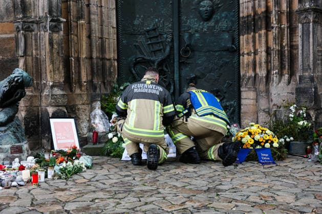 The fire department came to the memorial site in front of St. Johns Church and laid flowers Commemorative event in Magdeburg Saxony-Anhalt, churches and the state capital invite you to a memorial service in St. Johns Church on December 20 The ecumenical service begins at 11 a.m. The attack on the Magdeburg Christmas market marks the first