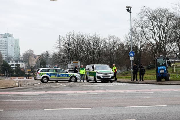 The police have cordoned off the area around St. Johns Church, churches and the state capital invite you to a memorial service in St. Johns Church on December 20 The ecumenical service begins at 11 a.m. The attack on the Magdeburg Christmas market will be the first anniversary in the state capital on December 20, 2025