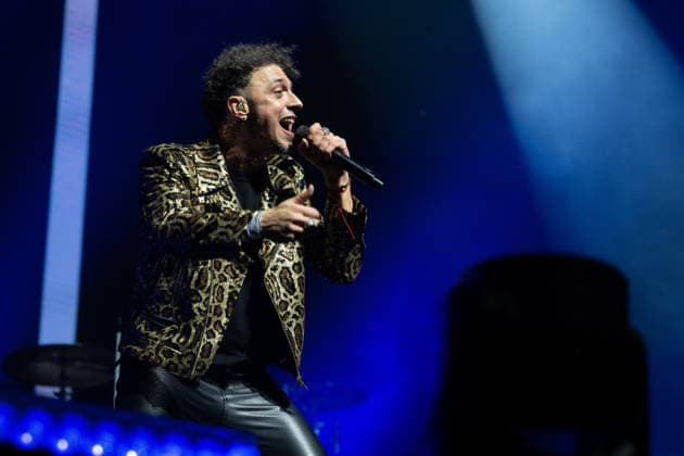 December 27, 2025, Madrid, Spain: Singer Gabriel de la Rosa, of the band Shinova performs during the concert at the Movistar Arena. Madrid Spain - ZUMAs197 20251227_aaa_s197_129 Copyright: xAtilanoxGarciax