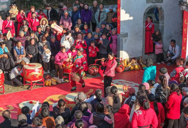 HUANGSHAN, CHINA - DECEMBER 28: Villagers walk on a catwalk during a village fashion show on December 28, 2025 in Shexian County, Huangshan City, Anhui Province of China. Nearly 200 villagers from 12 teams across Shexian County took center stage on the catwalk. They showcase various farming tools, agricultural products, cultural and tourism products through runway shows to greet the New Year.  Copyright: xVCGx 111612350763